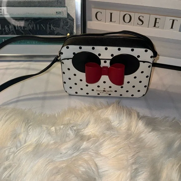 Kate Spade Disney x Minnie Mouse Camera Bag Crossbody Purse Bow Polka Dots EUC - Picture 1 of 12